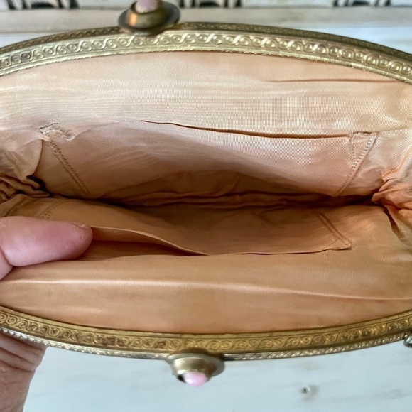 VINTAGE, NEEDLEPOINT HANDBAG. BLACK BACKGROUND WITH GORGEOUS DISPLAY OF FLOWERS. - Picture 3 of 5